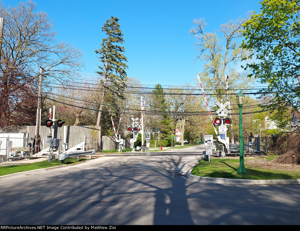 Maple Avenue Crossing